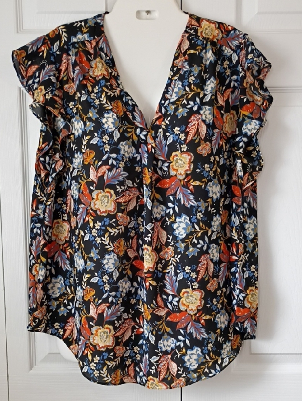 Chaus Black Floral V-Neck Flutter Sleeve Blouse XL